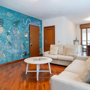 Spacious Bright Near Center And With Air Conditioning Apartament